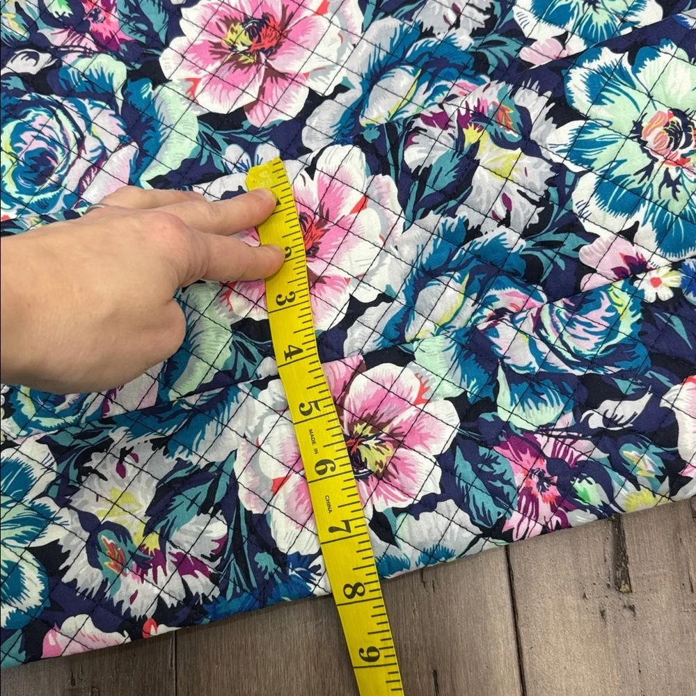 Vera Bradley Signature Cotton Tote in the Garden Grove‎ floral pattern.